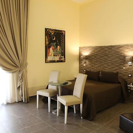 Boutique Hotel Piazza Carita Napoli Ngoại thất bức ảnh