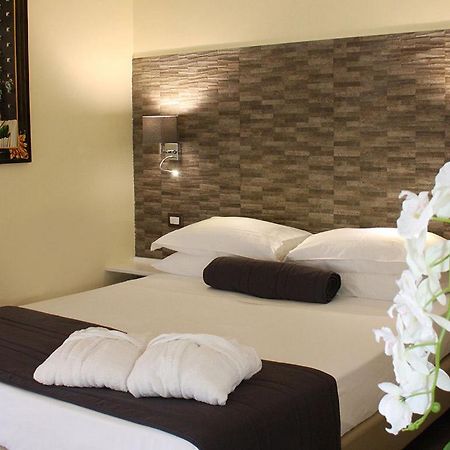 Boutique Hotel Piazza Carita Napoli Ngoại thất bức ảnh