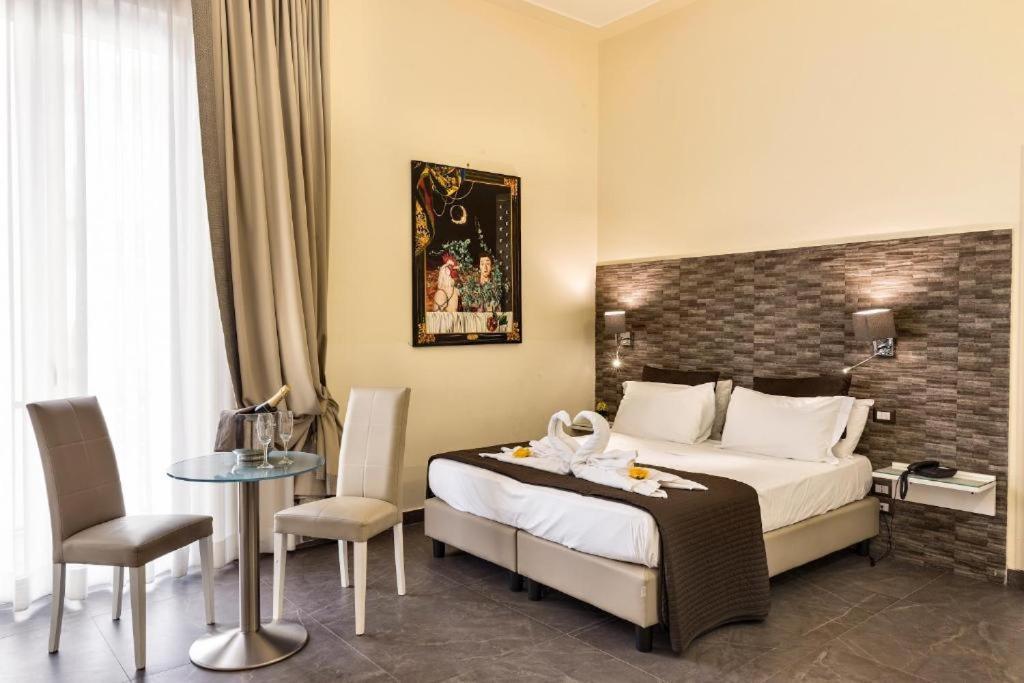 Boutique Hotel Piazza Carita Napoli Ngoại thất bức ảnh