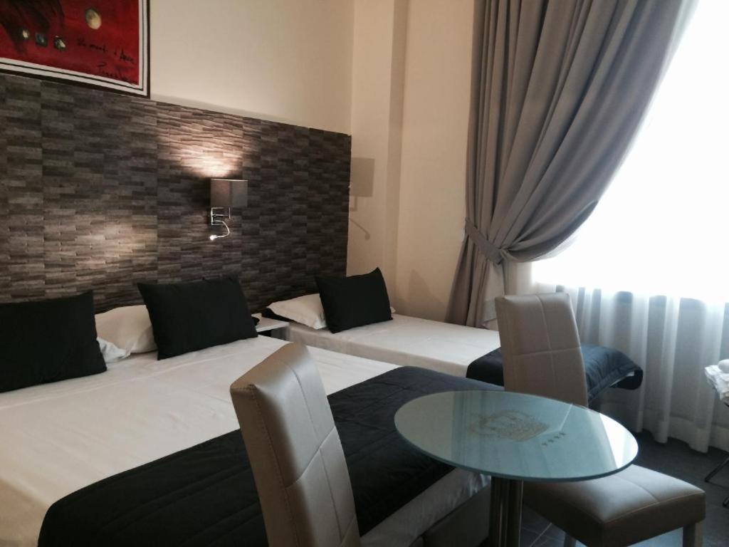 Boutique Hotel Piazza Carita Napoli Ngoại thất bức ảnh