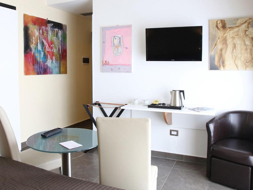 Boutique Hotel Piazza Carita Napoli Ngoại thất bức ảnh