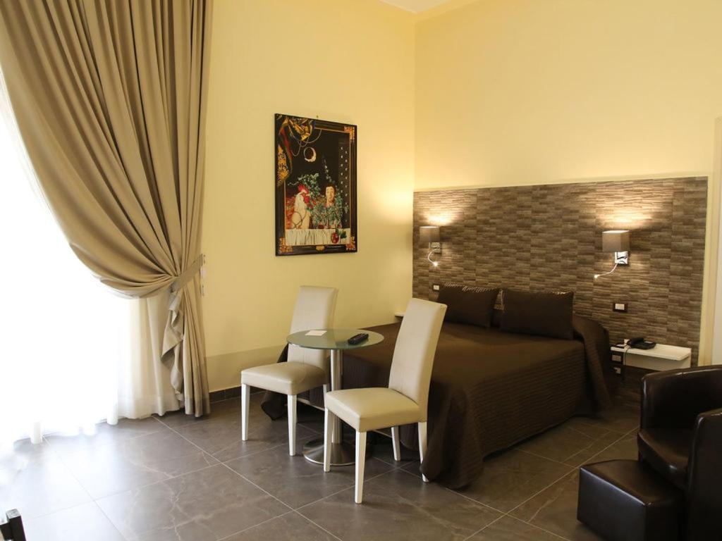 Boutique Hotel Piazza Carita Napoli Ngoại thất bức ảnh